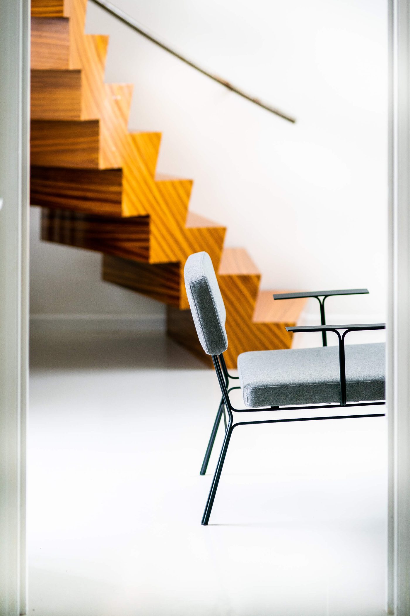 ign_re. lounge chair